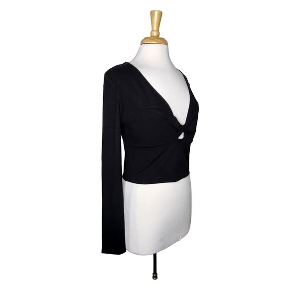 Francesca's Kennie Keyhole Twist Front Top Black Size Large - Picture 3 of 8